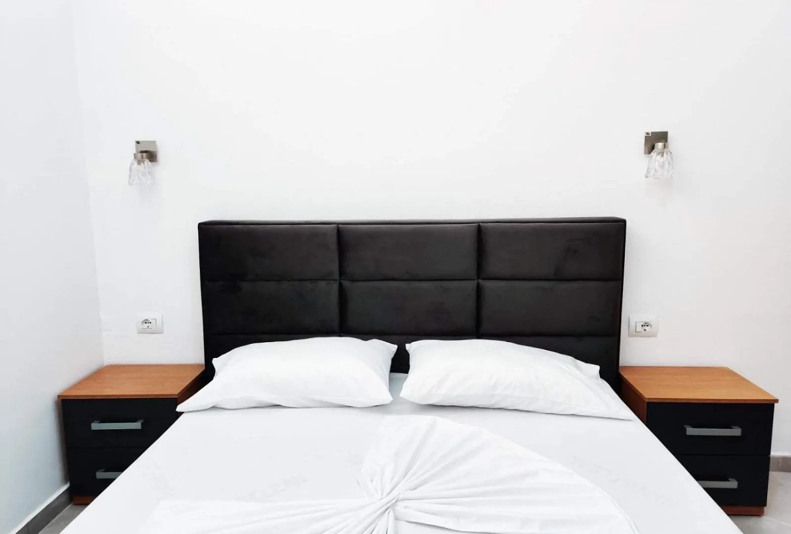 Aparthotel La Luna Hotel Sarandë